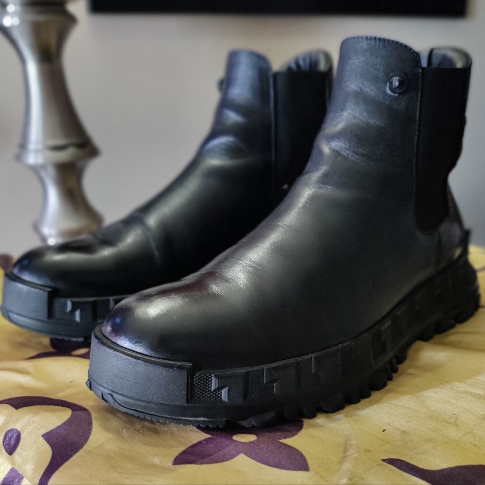 Versace Greca Rhegis Boots - Picture 3 of 11